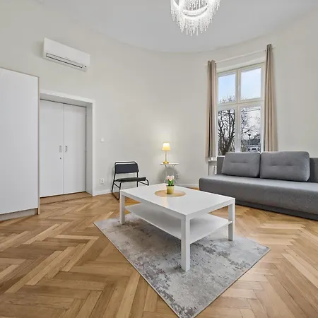 Prezidentsky S Vyhladom Na Palac *